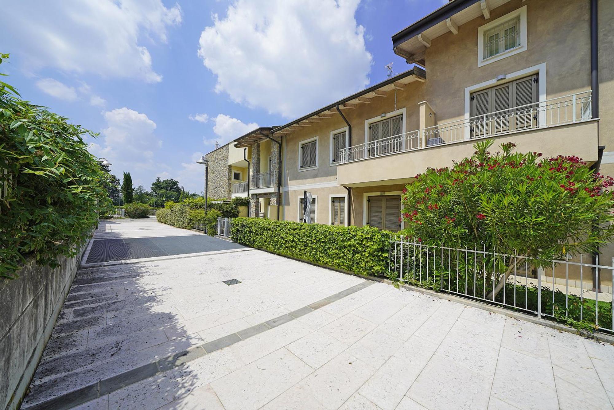 Residence Quadrivium 151 By Wonderful Italy Castelnuovo del Garda Exterior photo