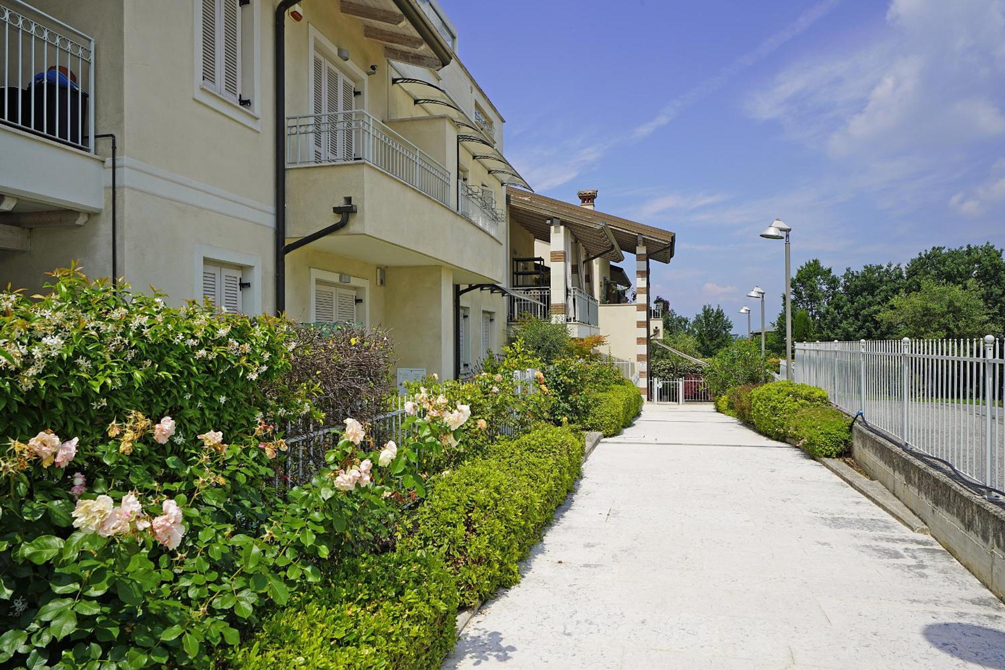 Residence Quadrivium 151 By Wonderful Italy Castelnuovo del Garda Exterior photo